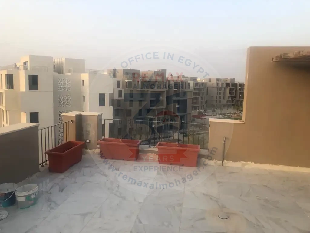 Semi Furnished Studio For Rent In Fifth Square