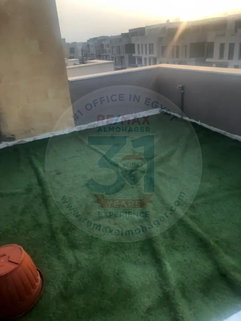 Studio 40 m for rent in Fifth Square