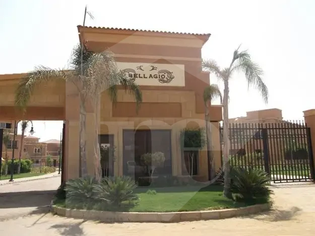 Town house for sale in Bellagio with roof