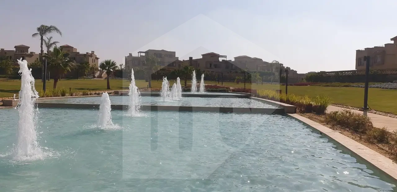 Town house for sale at Palm Hills Kattameya with garden
