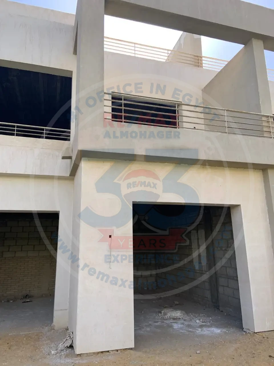 Townhouse for sale in Palm Hills modern facade with contemporary design inside Woodville