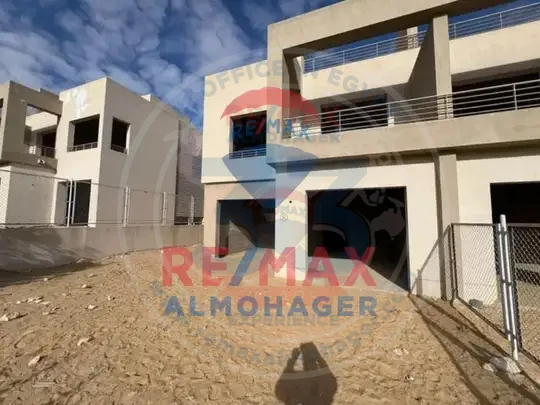 town house for sale in golf extension