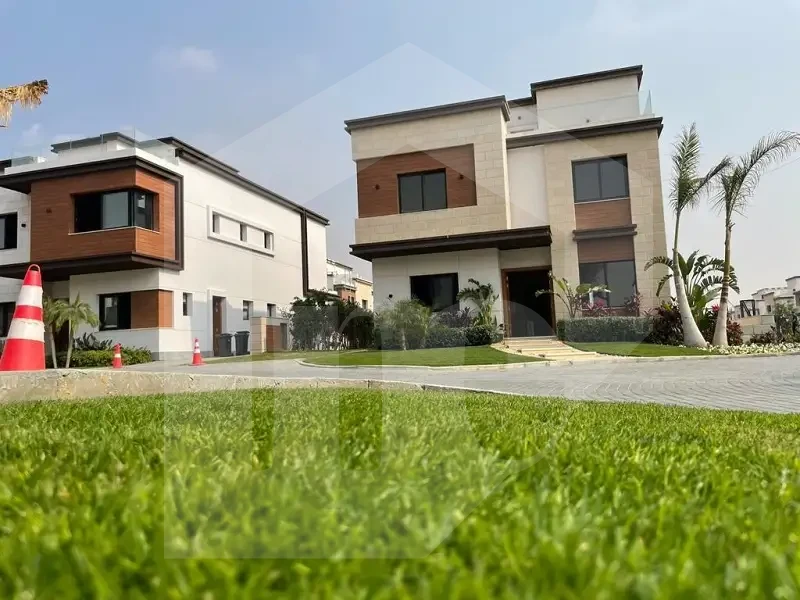 Townhouse for sale in Azzar 2