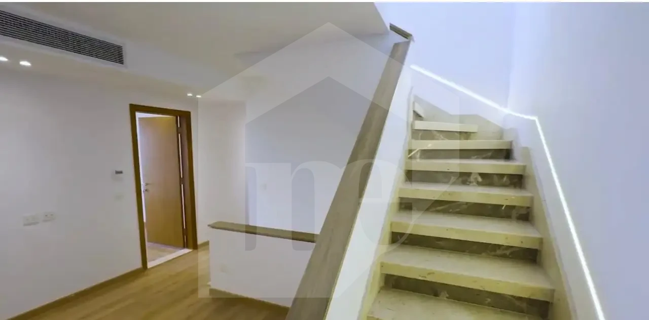 Triplex for rent in the Fifth Settlement