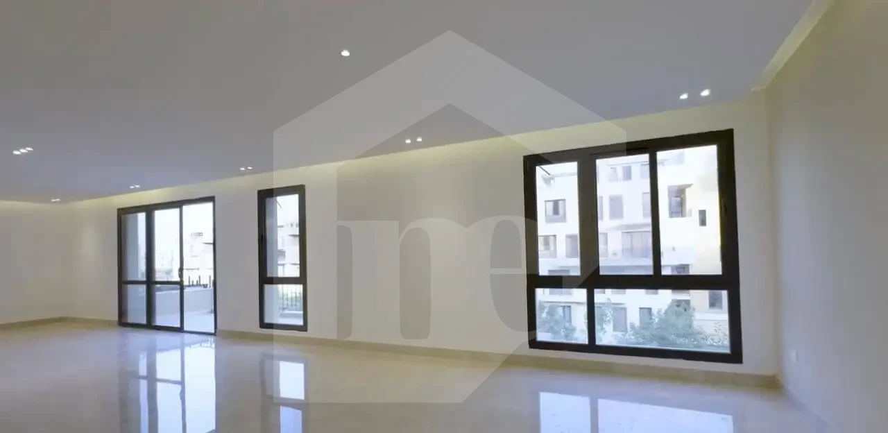 Triplex for rent in Eastown 314m + roof 78m