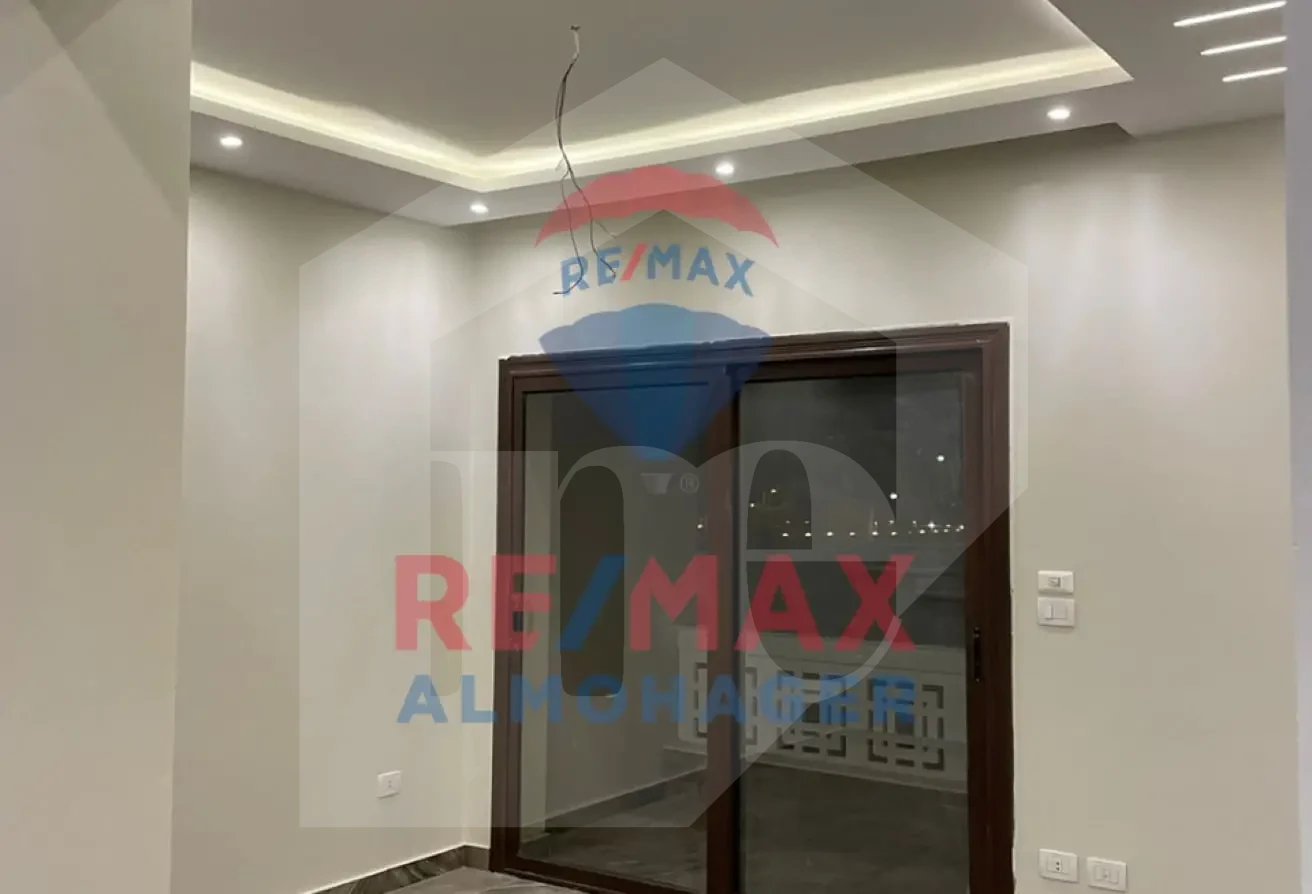 Green 4 Compound: Twin House for Rent - 6th October, Ultra Super Lux with 3D Interior