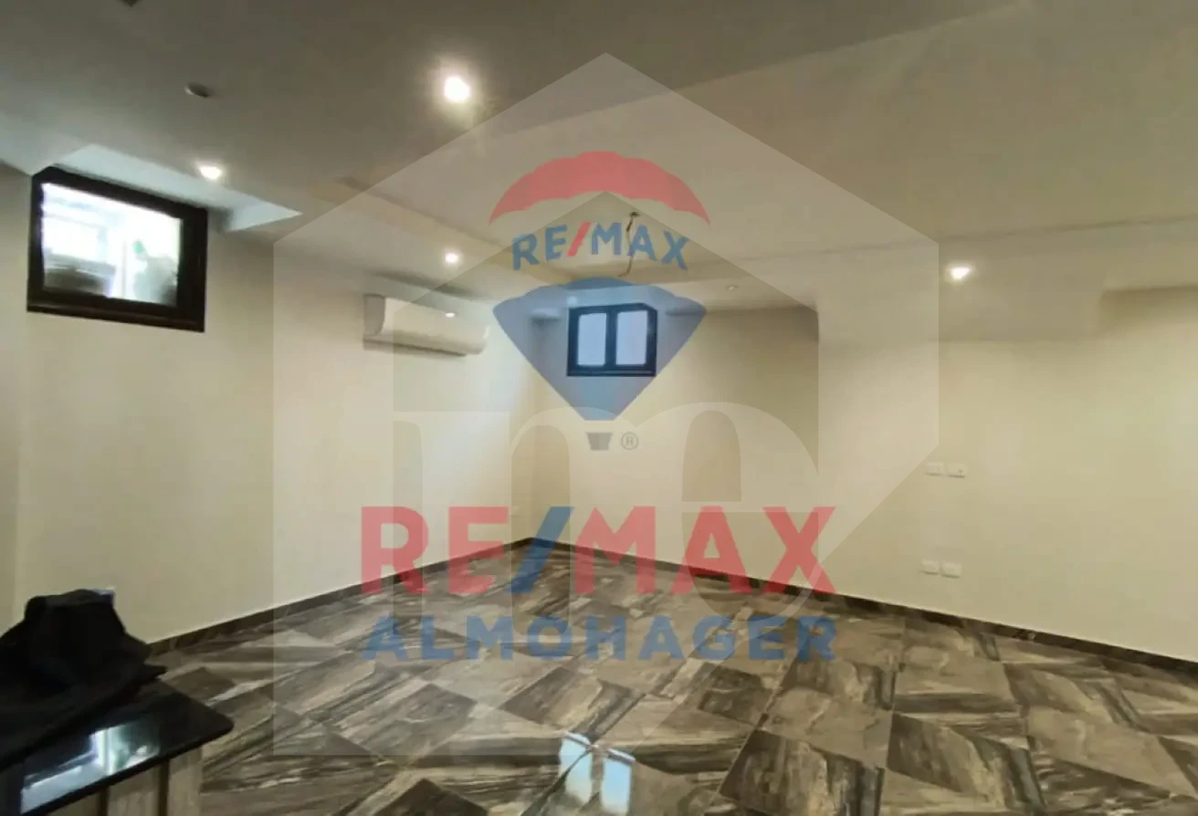 For Rent: Green 4 Twin House, 6th of October - Ultra Super Lux Finishing, 3D Interior Design