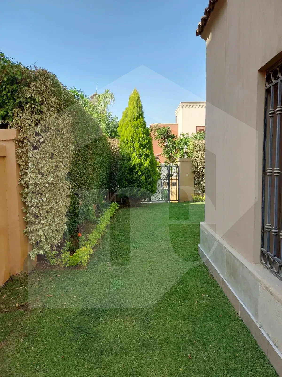 Twin house in Mivida for rent 190m