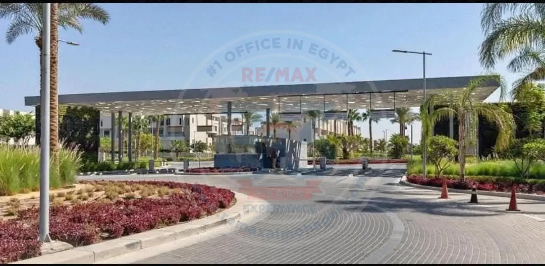 توين هاوس للبيع فى كمبوند البروج بمدخل راق