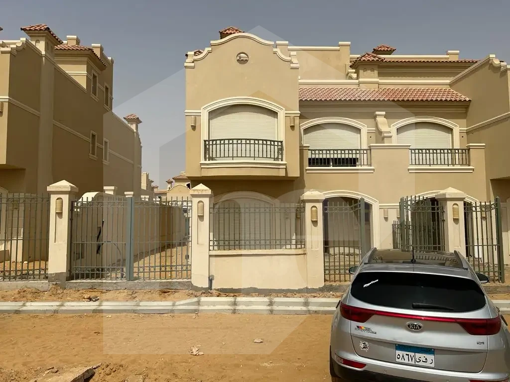 Twin house for sale 4 bedrooms in patio oro