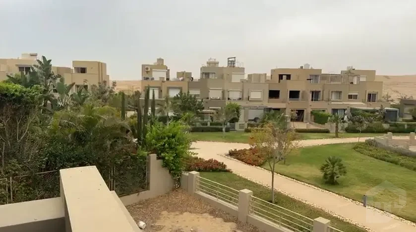 للبيع في بالم هيلز القطمية توين هاوس