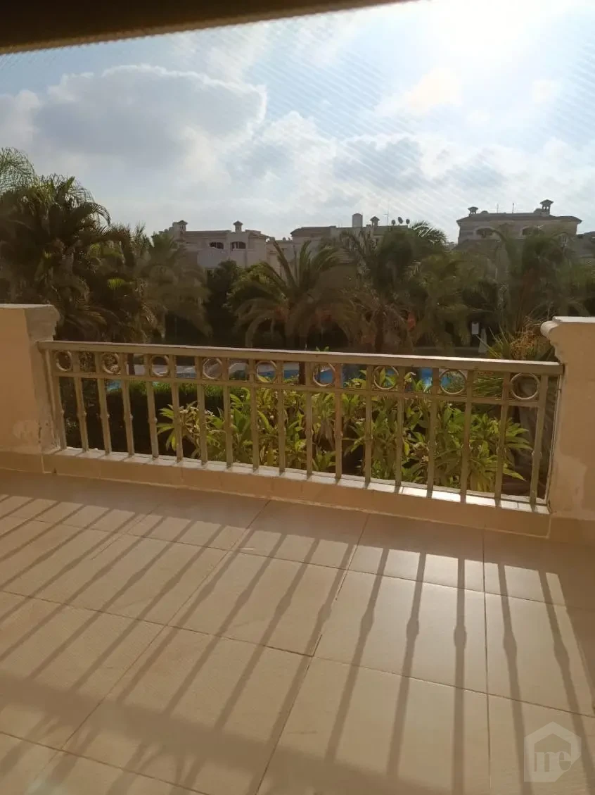Patio 1 twin house for sale