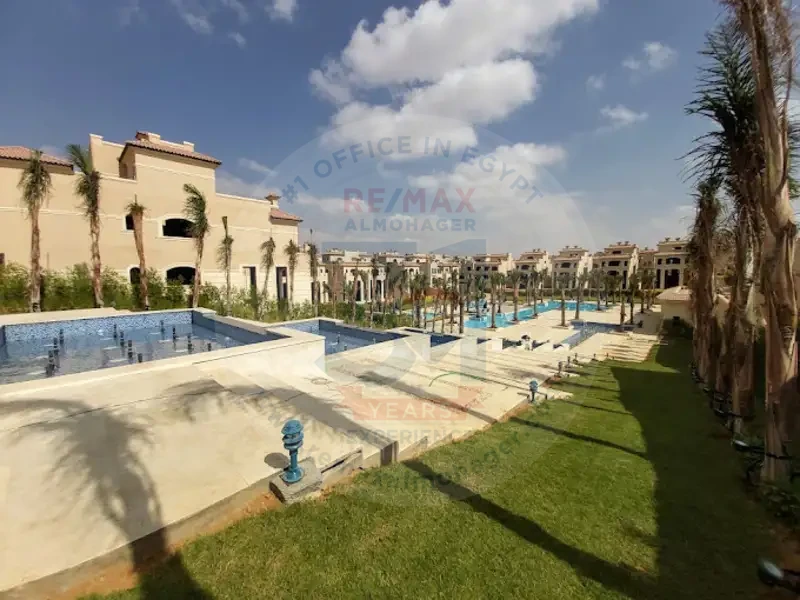وحدة سكنية للبيع  في باتيو 5 شرق الشروق