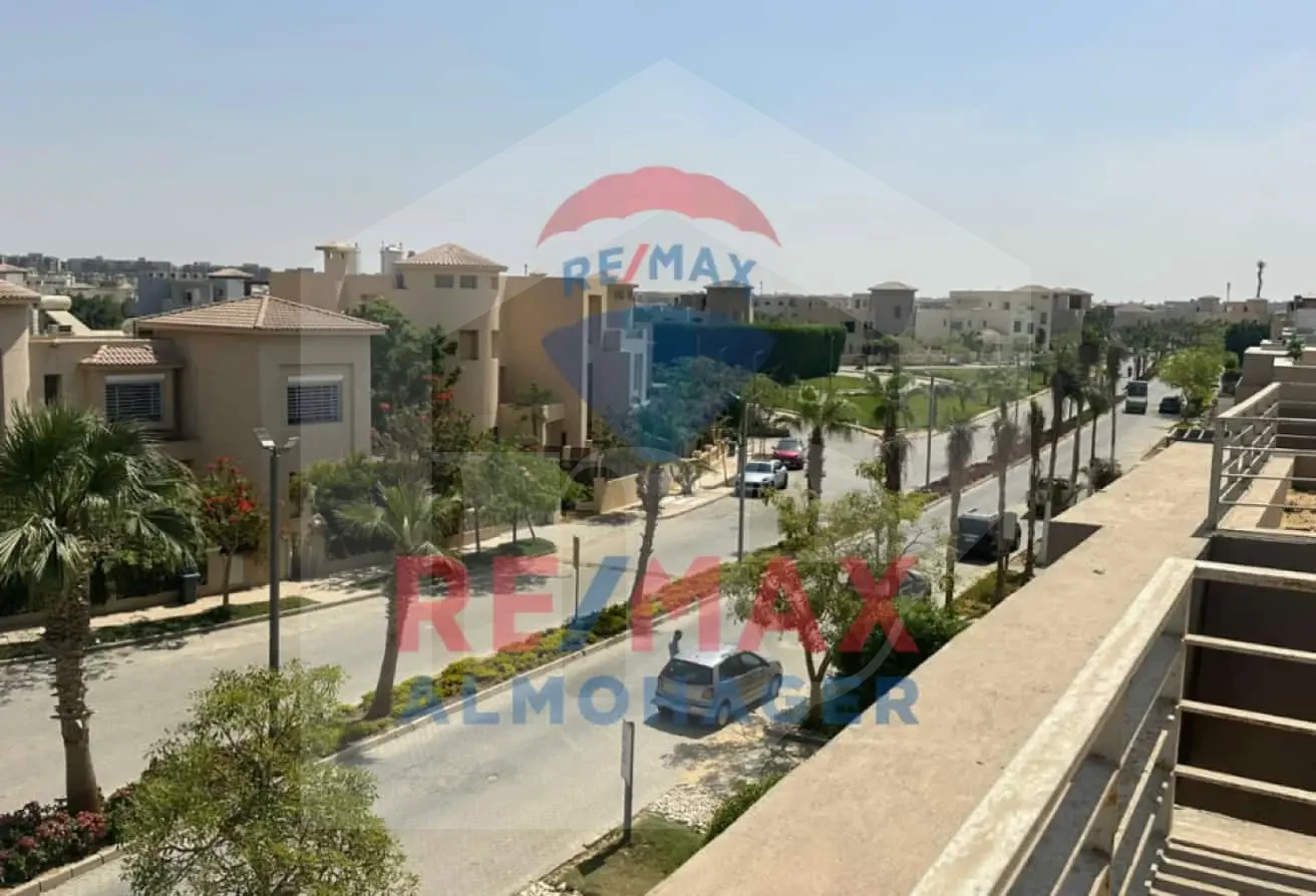 فيلل فاخرة نموذج Y للبيع في جولف إكستنشن - بالم هيلز، منطقة القاهرة الجديدة