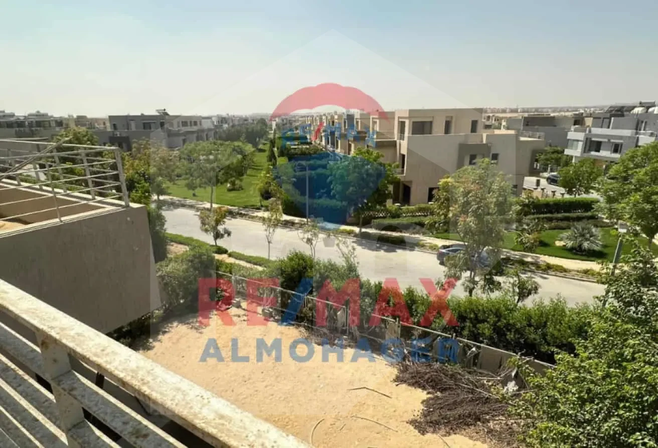 فيلتان مستقلتان فاخرتان نموذج Y - جولف إكستنشن بالم هيلز، 6 أكتوبر