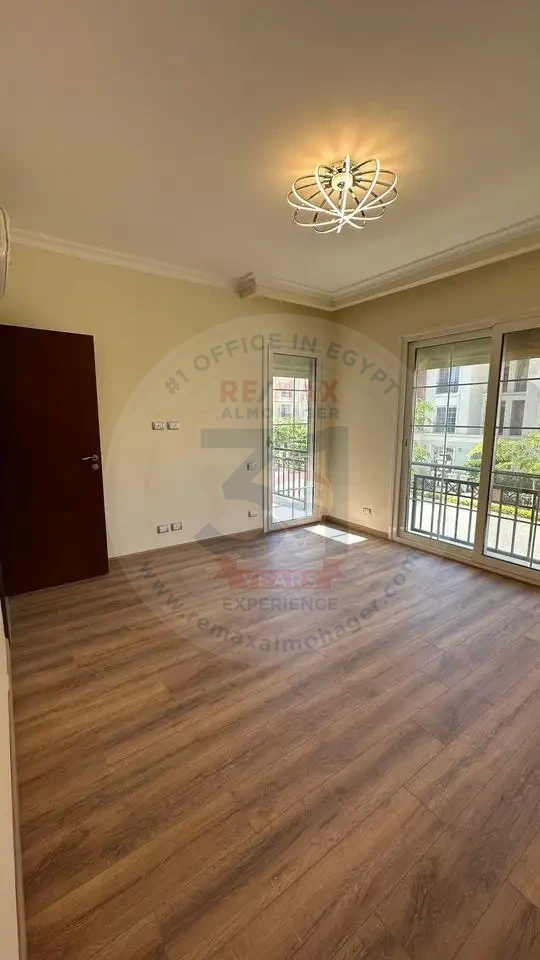 3 rooms for rent in Regents Park Settlement