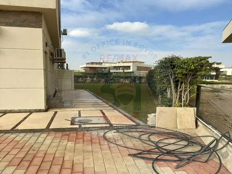 Villa for rent in Mirage City Compound, New Cairo, land area: 1500 square meters
