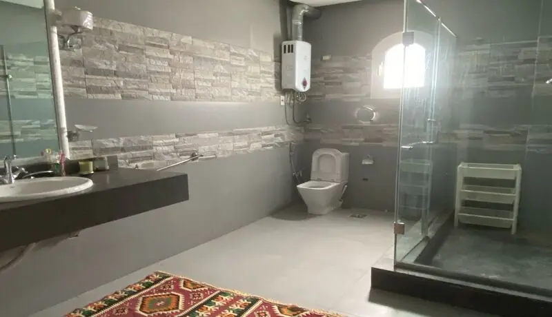 Villa for rent in Al Yasmeen 5,500 square meters