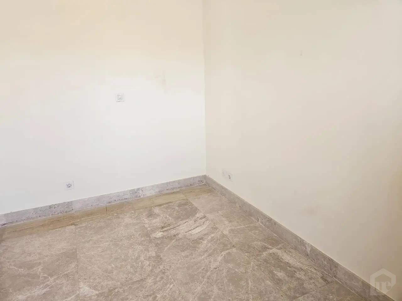 فيلا 4 غرف نوم للإيجار في أب تاون سيليستا هيلز