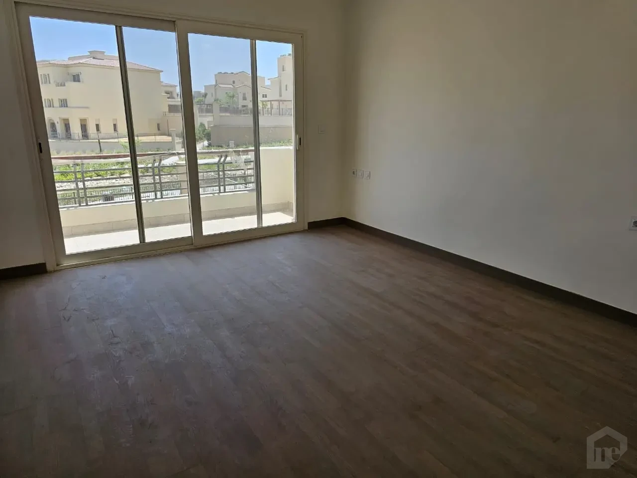 فيلا للإيجار بإطلالة مباشرة على البحيرة في ميفيدا