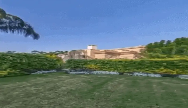 فيلا للبيع في كمبوند الباتيو 2 ومساحات خضراء