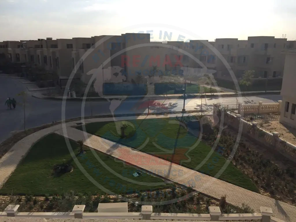 فيلا للبيع في جولف اكستنشن بالم هيلز إطلالة مفتوحة على اللاندسكيب والمنطقة السكنية