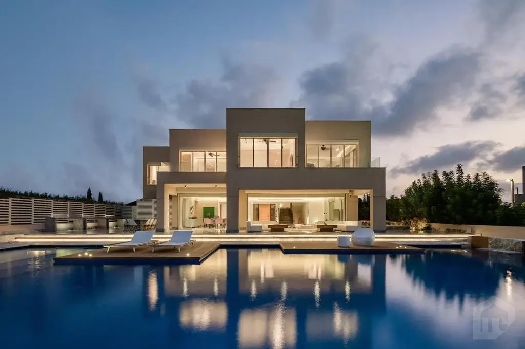 Villa for Sale in Hacienda Bay Sea Front with Private Pool