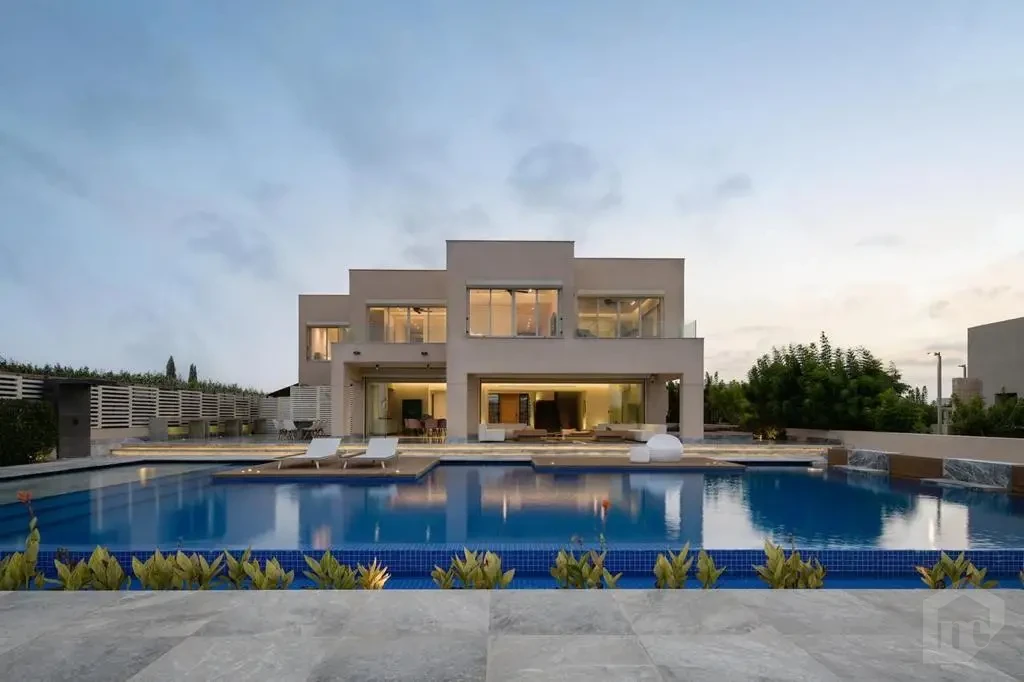 Luxury Sea Front Villa for Sale in Hacienda Bay