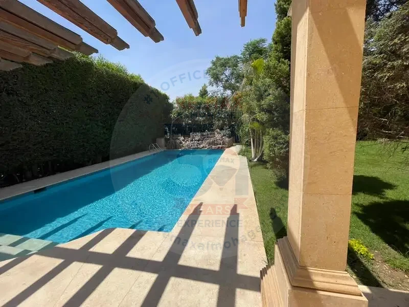 Villa for sale with swimming pool