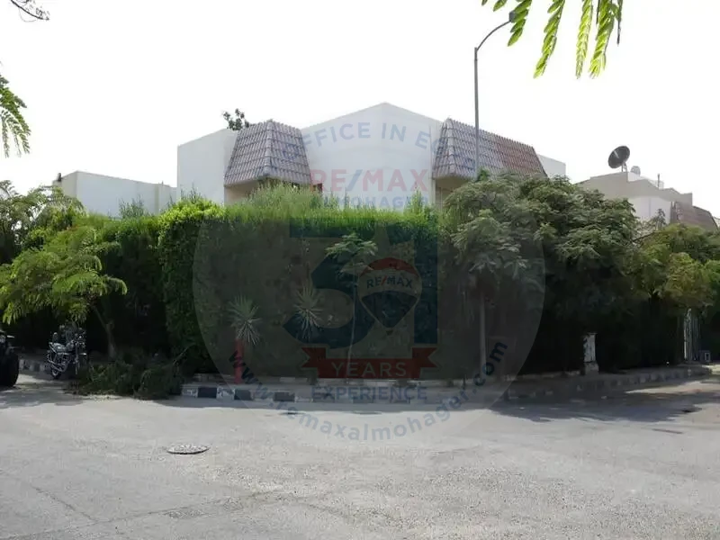 Villa for sale in Katameya Hills, New Cairo 805m