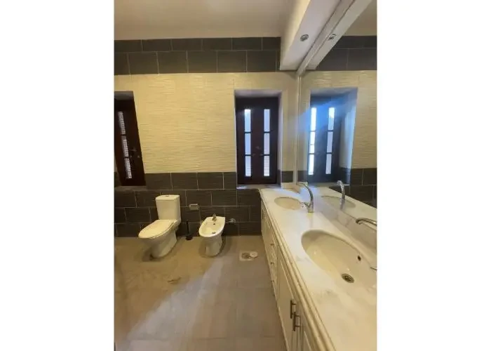 فيلا للبيع في المعادي سرايات بحمام كبير
