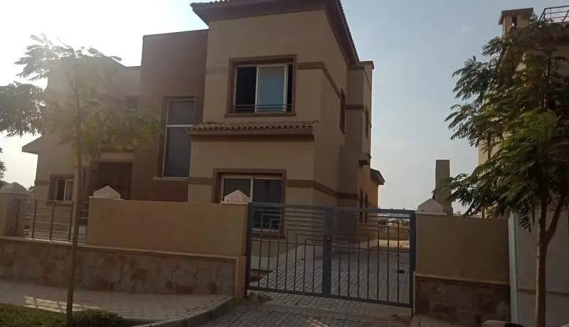 Villa for sale in Palm Hills Katameya Fifth Settlement side entrance view