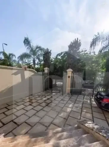 فيلا للبيع فى الباتيو 385م