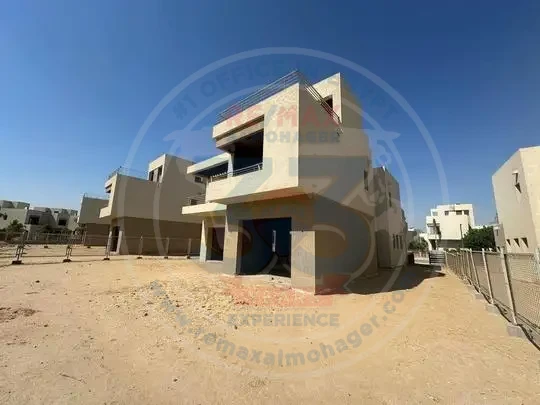 villa for sale in the crown