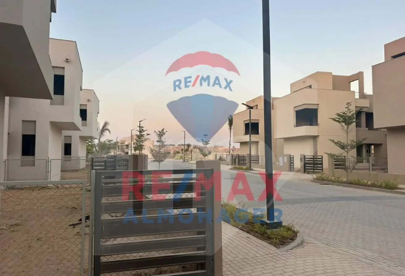 Villa for sale in The Crown Palm Hills 6 October prime location inside upscale compound