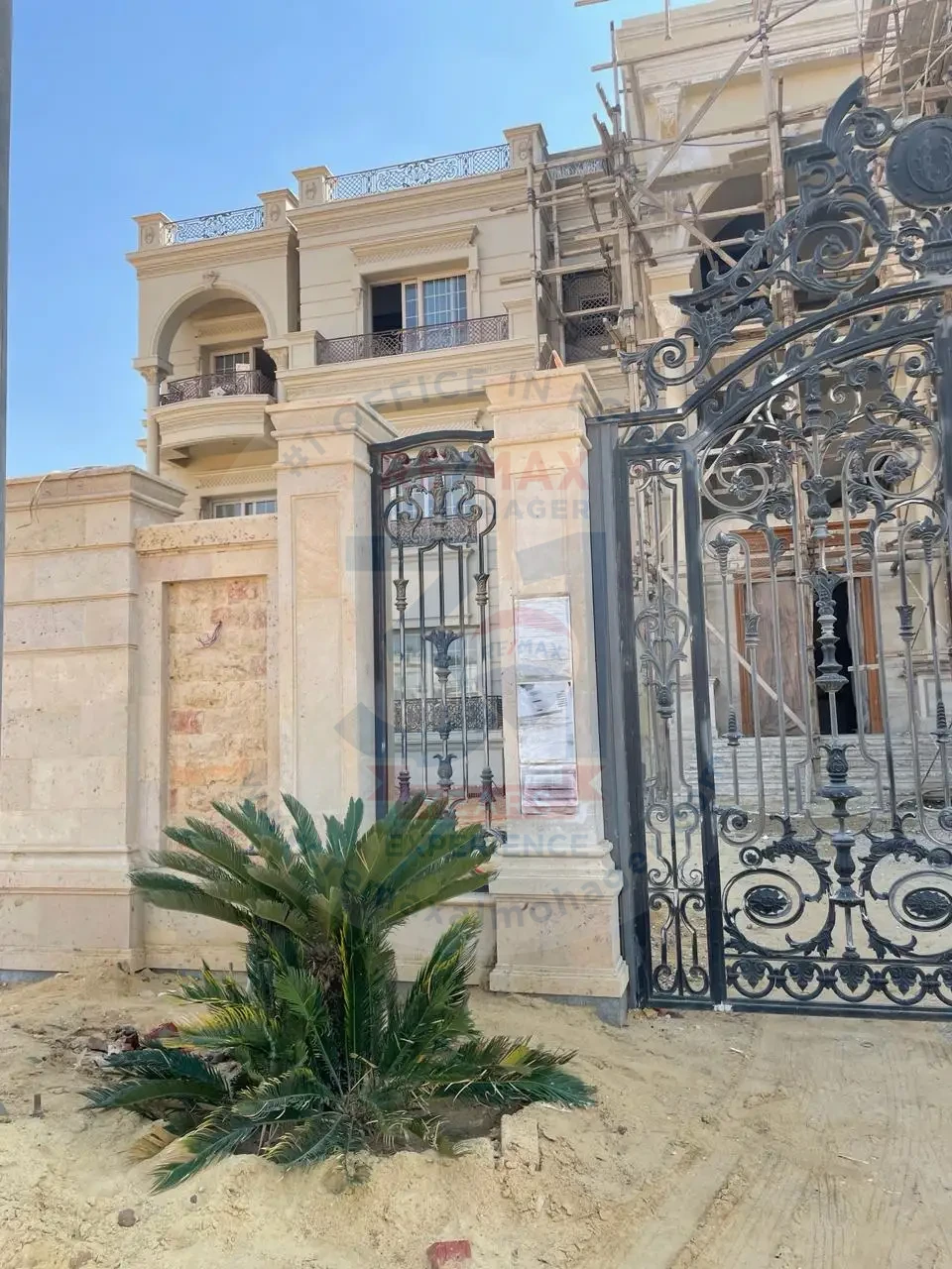 فيلا للبيع في ارض الجولف بالتجمع سوبر لوكس 2125م