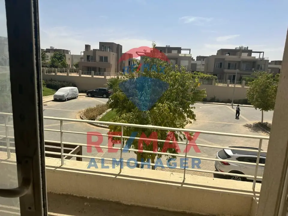 توين هاوس كبير للبيع في بالم فالي – سقف عالي فريد