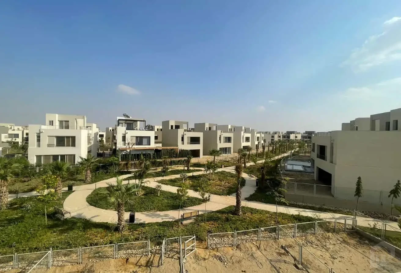 فيلا كورنر بإطلالة مباشرة على البحيرة – تقسيط مريح