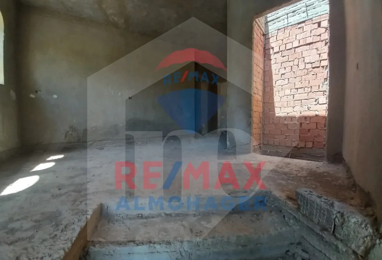 Family Independent Villa with Pool and Garden - City View Residential